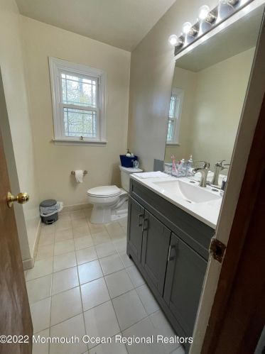 95 Oak Hill Rd, Middletown NJ 07748 exterior