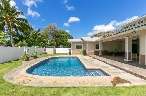 5563 Haleola St, Honolulu, HI 96821-2003