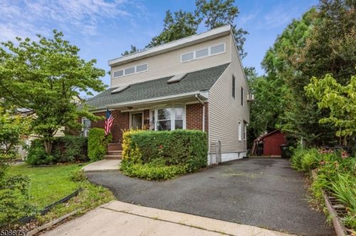 217 Liberty St, Perth Amboy, NJ 08863-1815