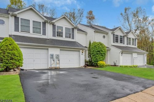 537 Valley View Ave, Hackettstown, NJ 07840-1415