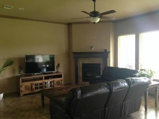 1717 Rockview Dr, Granbury TX  76049-5734 exterior
