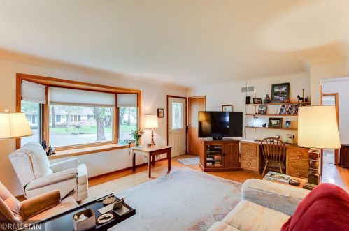 385 3rd Ave, Saint Paul MN  55112-7844 exterior