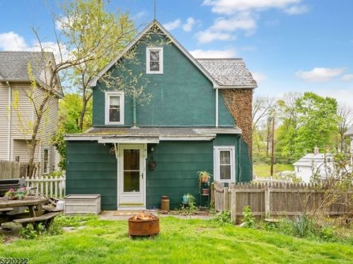217 Main St, Fredon, NJ 07860-1921
