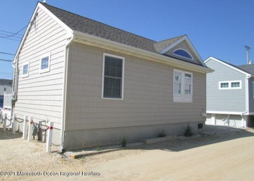 105 Pompano Way, Lavallette, NJ 08735-1239