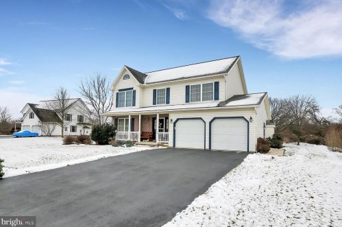 224 Overfield Dr, Carlisle, PA 17015-3189