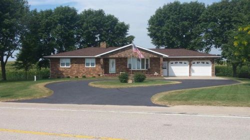 20419 Stone Brg Rd, Monticello IA  52310-7518 exterior