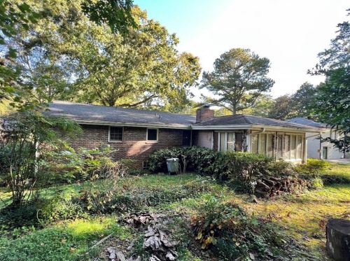3011 Belingham Dr, Atlanta GA  30345-1506 exterior