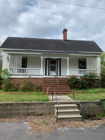 109 Walnut St, Mc Cormick, SC 29835-8617