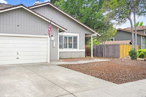 118 Edinburgh Way, Vacaville, CA 95687-5107