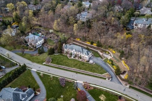 15 Tara Ln, Montville Township, NJ 07045-9649