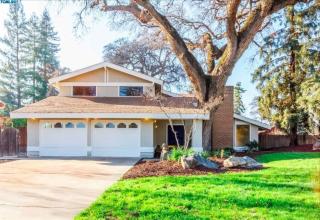 15168 Oak Ranch Dr, Visalia, CA 93292-9372