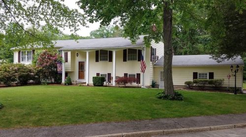 7 Hornbeam Rd, Coventry, RI 02816-7645