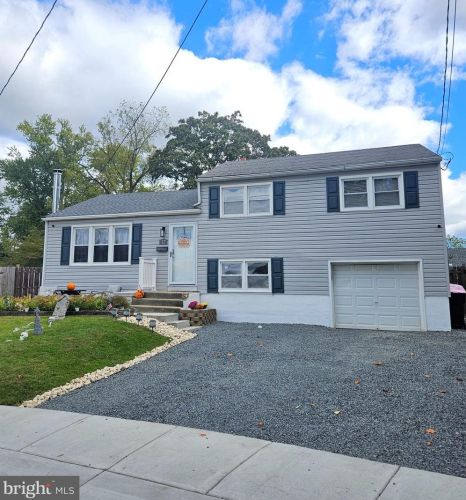 12 Trinity Ln, Blenheim, NJ 08012-3833