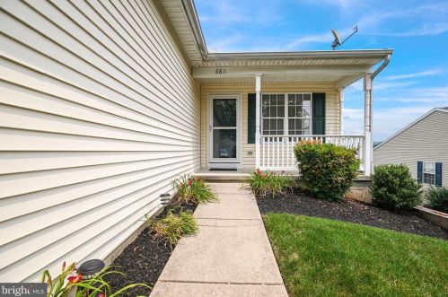 6811 Seneca Ridge Dr, York, PA 17403-9477