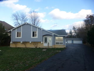 6001 Richmond Ave, Willowbrook IL  60527-1837 exterior