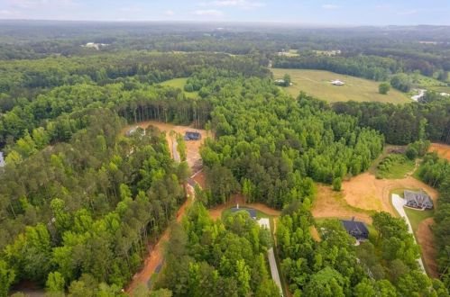 435 Paynes Lake Rd, Carrollton, GA 30116-8168