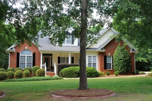 228 Willow Ridge Ln, Jackson, GA 30233-5418