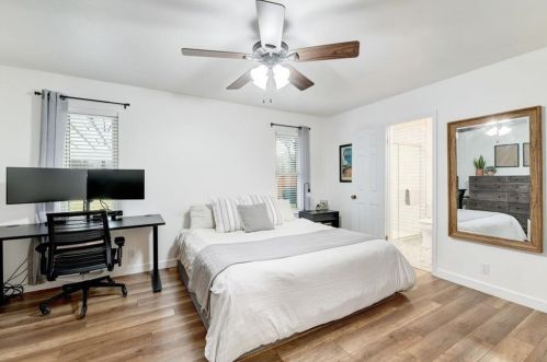 13313 Effingham St, Austin TX  78729-2822 exterior