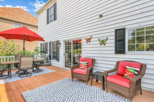 630 Yorktown Ln, Gurnee, IL 60031-5808