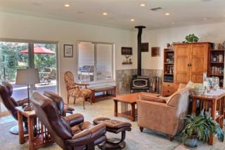 24460 Fire Ct, Tehachapi, CA 93561-7441