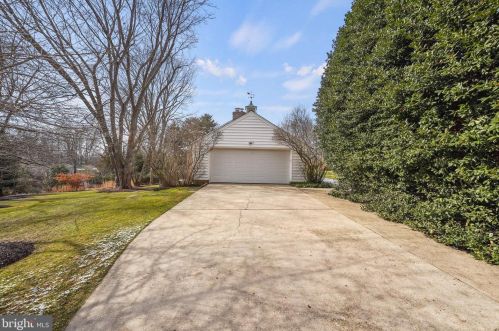 14400 Sandy Rdg Rd, Silver Spring MD 20904-5946 exterior