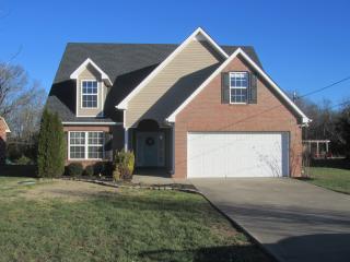 651 Fleming Farms Dr, Murfreesboro, TN 37128-6168