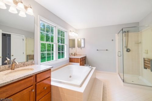 58 Kim Ln, Hackettstown NJ  07840-5623 exterior