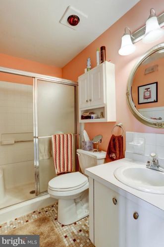 48 Valleybrook Dr, Lancaster PA  17601-4618 exterior