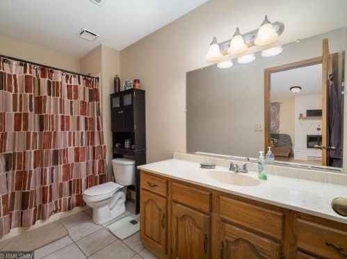 1889 Edgerton St, Saint Paul MN  55117-2447 exterior