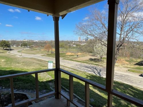 1208 Magnolia Ave, Fort Worth TX  76104-5345 exterior