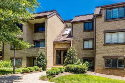 1631 Parkcrest Cir, Herndon, VA 20190-4930