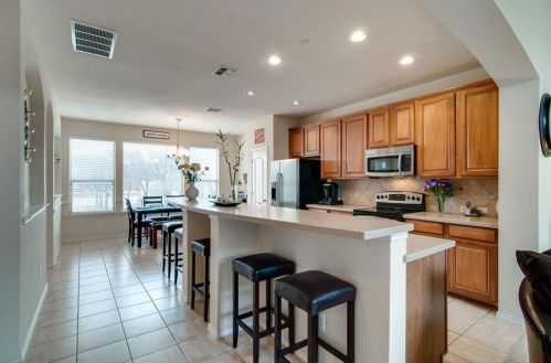 2116 Mcparland Ct, Carrollton TX  75006-2911 exterior