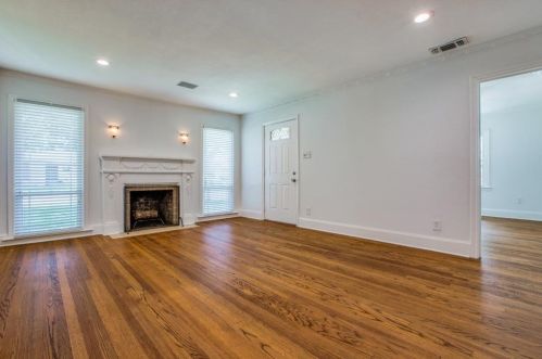 4216 Concho St, Dallas, TX 75206-5408