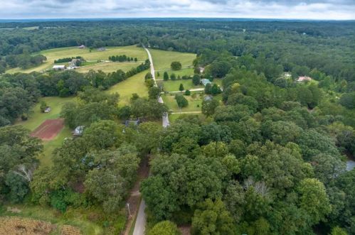 947 Davis Rd, Jefferson GA  30549-5651 exterior