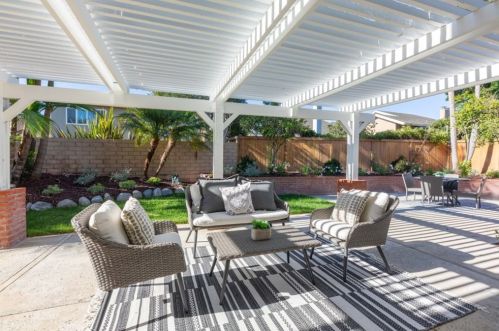5812 Carbeck Dr, Huntington Beach CA  92648-1009 exterior