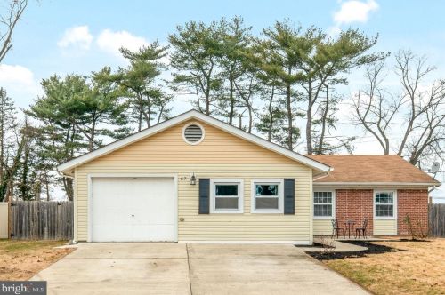 67 Somerset Dr, Willingboro, NJ 08046-1434