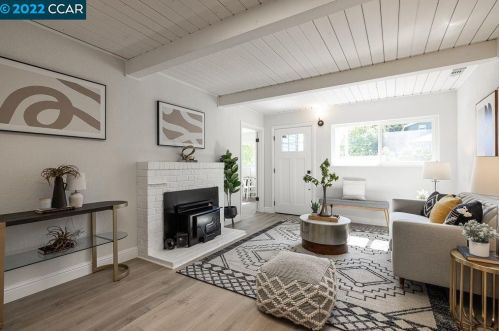 18387 Crest Ave, Hayward CA  94546-2723 exterior