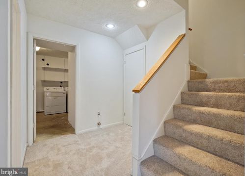 9048 Saffron Ln, Silver Spring MD 20901-4272 exterior