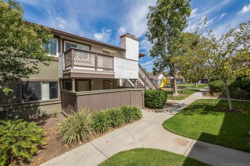 9837 Caspi Gardens Dr, Santee, CA 92071-1826