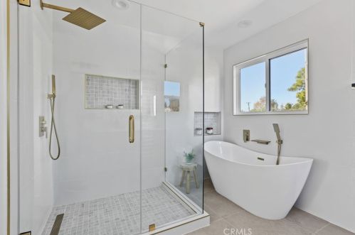 11872 Gladstone Dr, Santa Ana CA  92705-2938 exterior