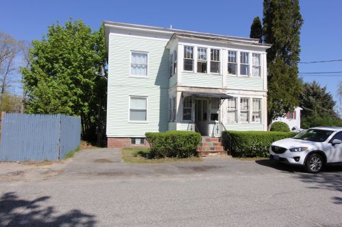 58 Rosedale St, Lewiston, ME 04240-8701