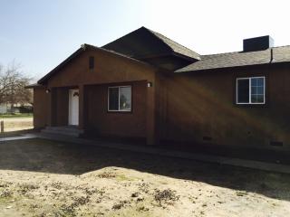 251 La Fond Rd, Tipton, CA 93272-9587
