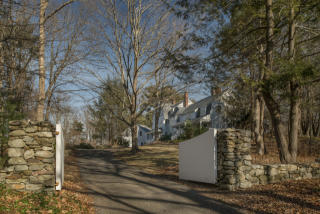 11 Sentry Hill Rd, York, ME 03909-1470