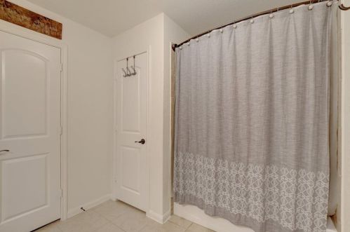 1437 Treeta Trl, Uhland TX 78640 exterior