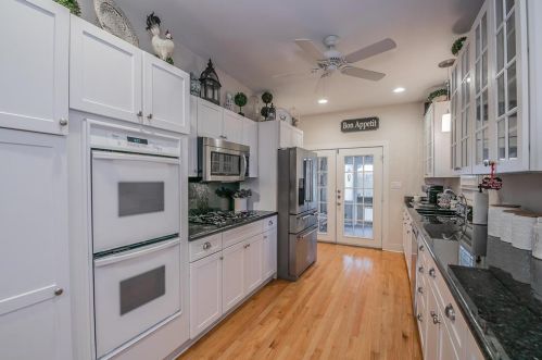 1704 Virginia Pl, Fort Worth TX  76107-2434 exterior