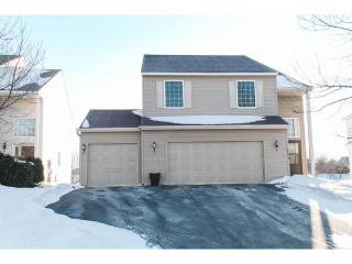 8471 Savanna Oaks Ln, Saint Paul, MN 55125-9460