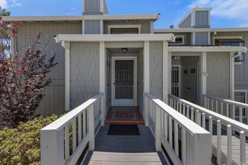 2001 Clearview Cir, Benicia, CA 94510-2070