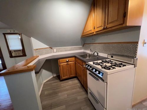 224 Pearl St, Torrington CT  06790-5233 exterior