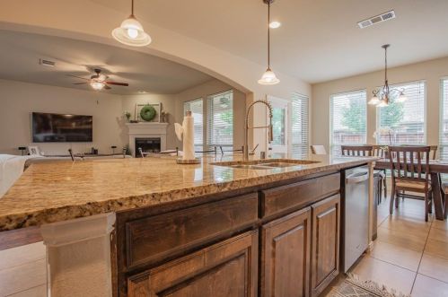 401 Perkins, Argyle TX 76226-5571 exterior