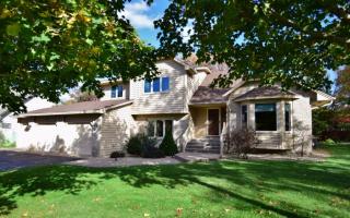 13897 Drake St, Anoka, MN 55304-4085